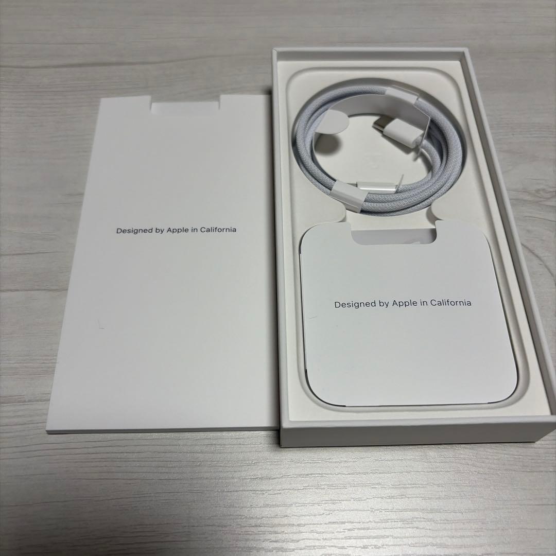 さやか iPhone15 128GB ブラック