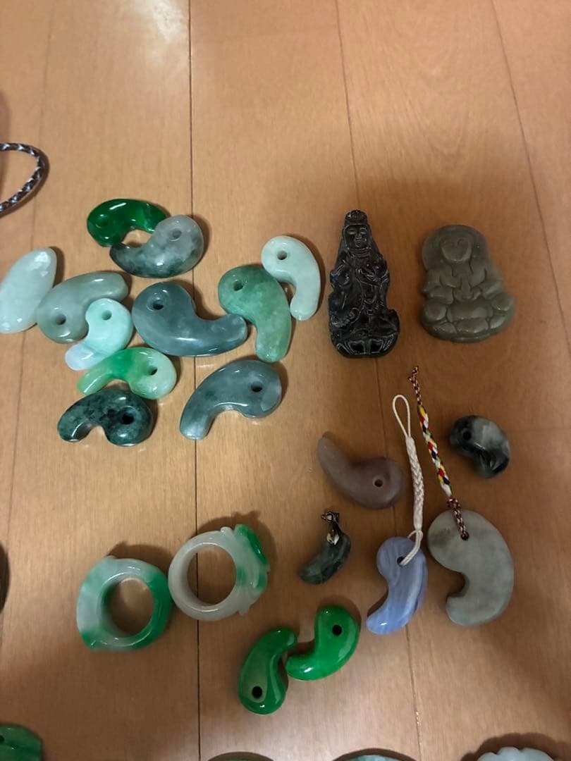 翡翠、勾玉、和田白玉セット