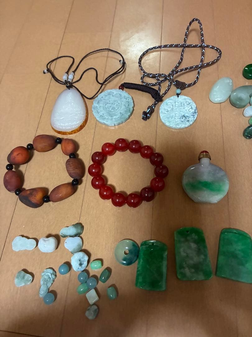 翡翠、勾玉、和田白玉セット