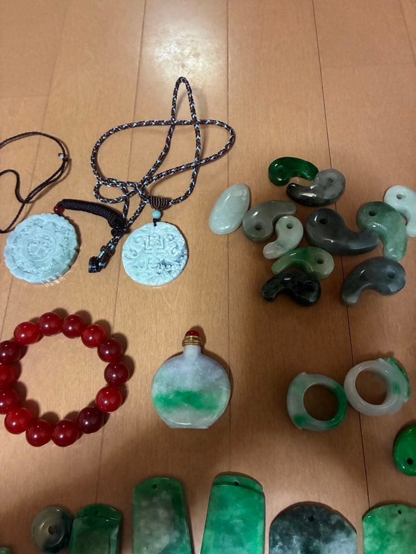 翡翠、勾玉、和田白玉セット