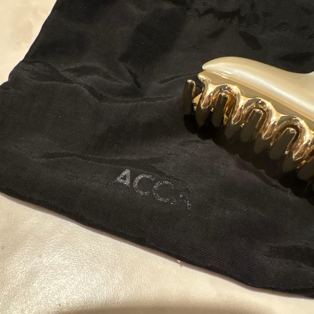 美品 acca アッカ ヘアクリップ バービー パールホワイト Lサイズ 保存袋
