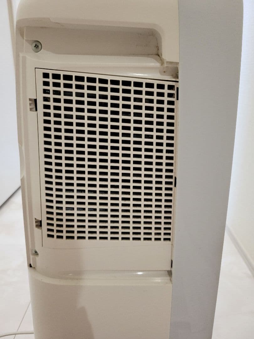 SHARPプラズマクラスター 衣類乾燥 除湿機　CM-L100-W☆2020年製