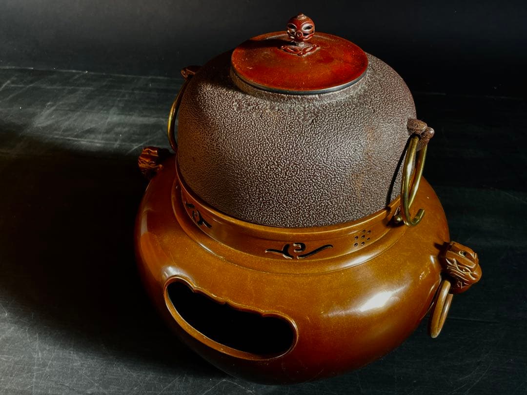 「母」 唐銅鬼面風炉 梨地丸釜添 風炉釜 釜師 敬典 共箱 茶道具 (123あ)