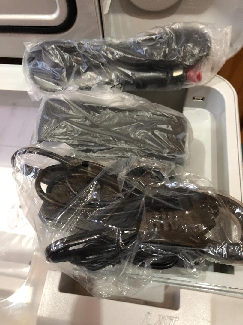 【未使用品】makita マキタ 充電式保冷温庫 20L 18V CW180DZ