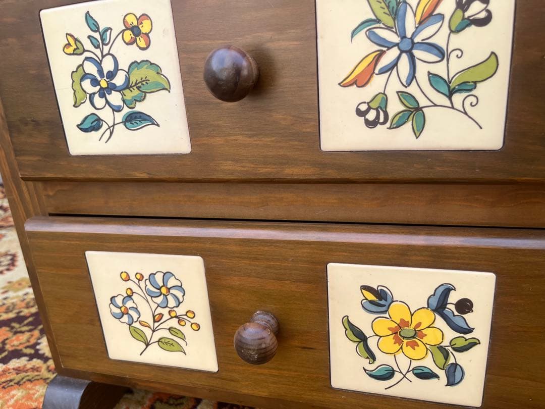 北欧 昭和レトロ 花柄タイル 木製チェスト 4段 箪笥 カントリー アンティーク