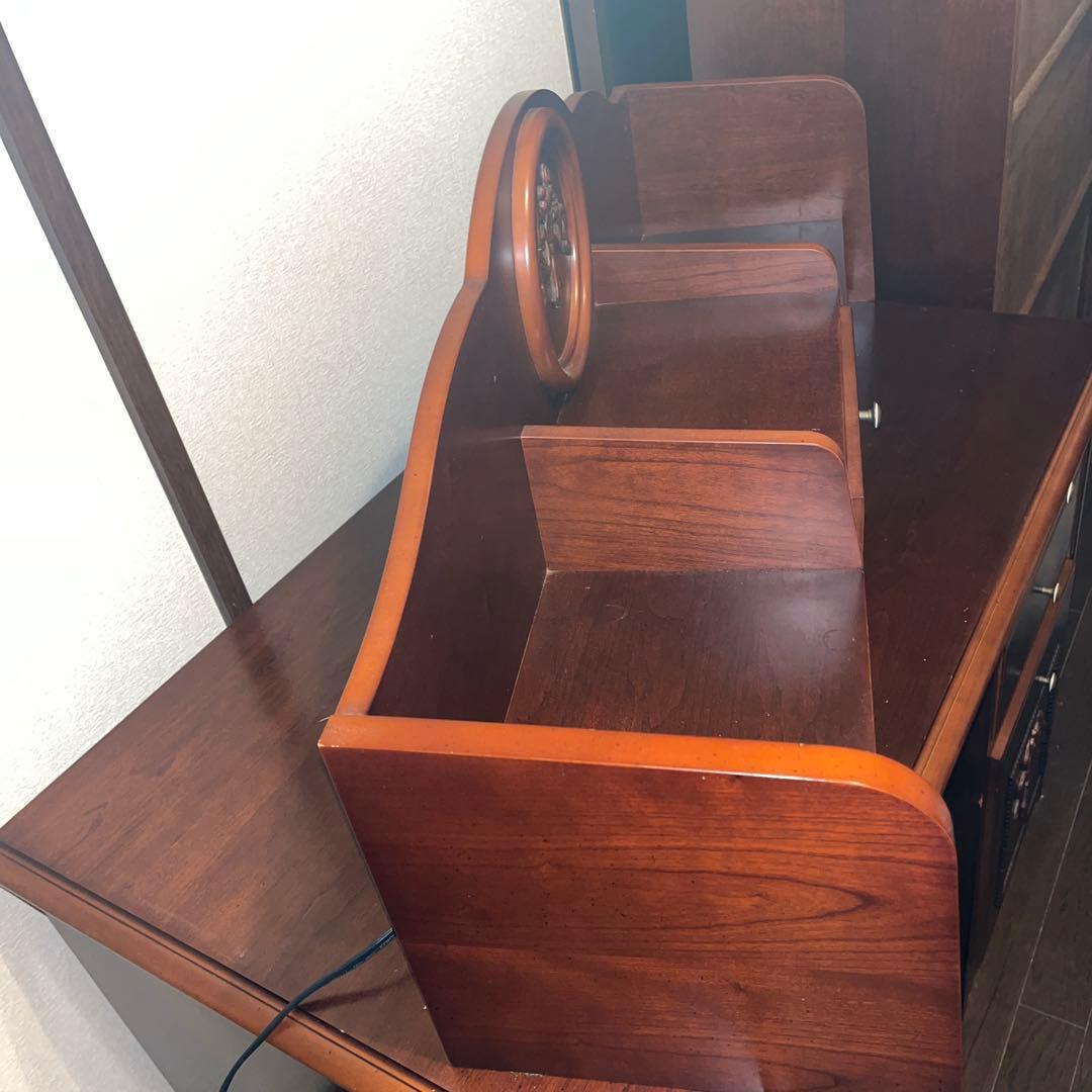 ◆リン・ホーリン社 ◆学習デスク◆コンセント二口付き