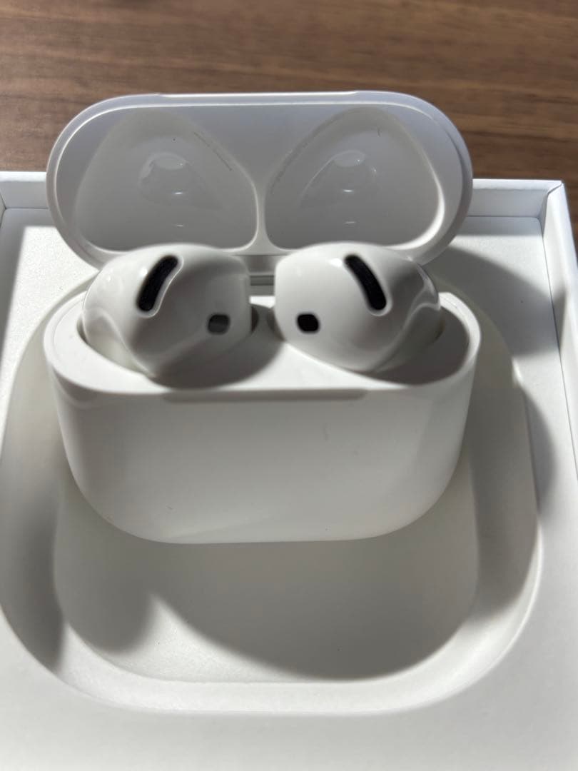 即購入⭕️ 美品✨AirPods 4 本体 アクティブノイズキャンセリング