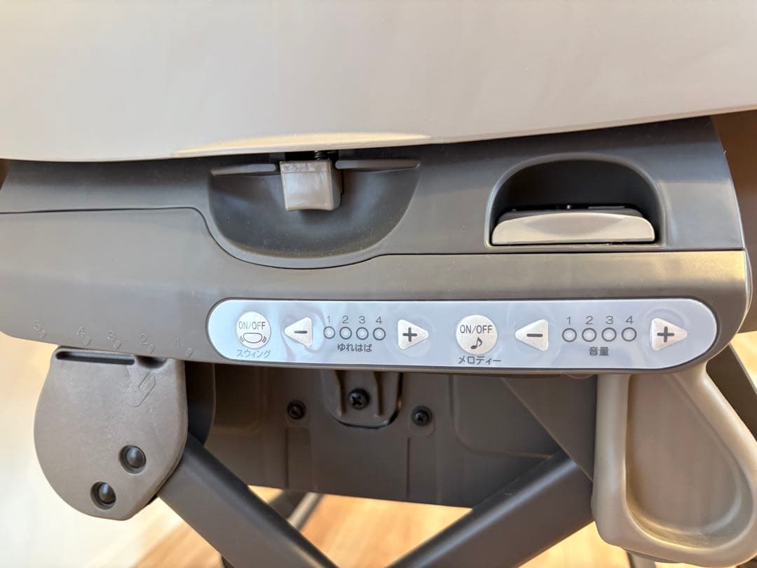 電動ベビーチェア グレー　ネムリラ　コンビ