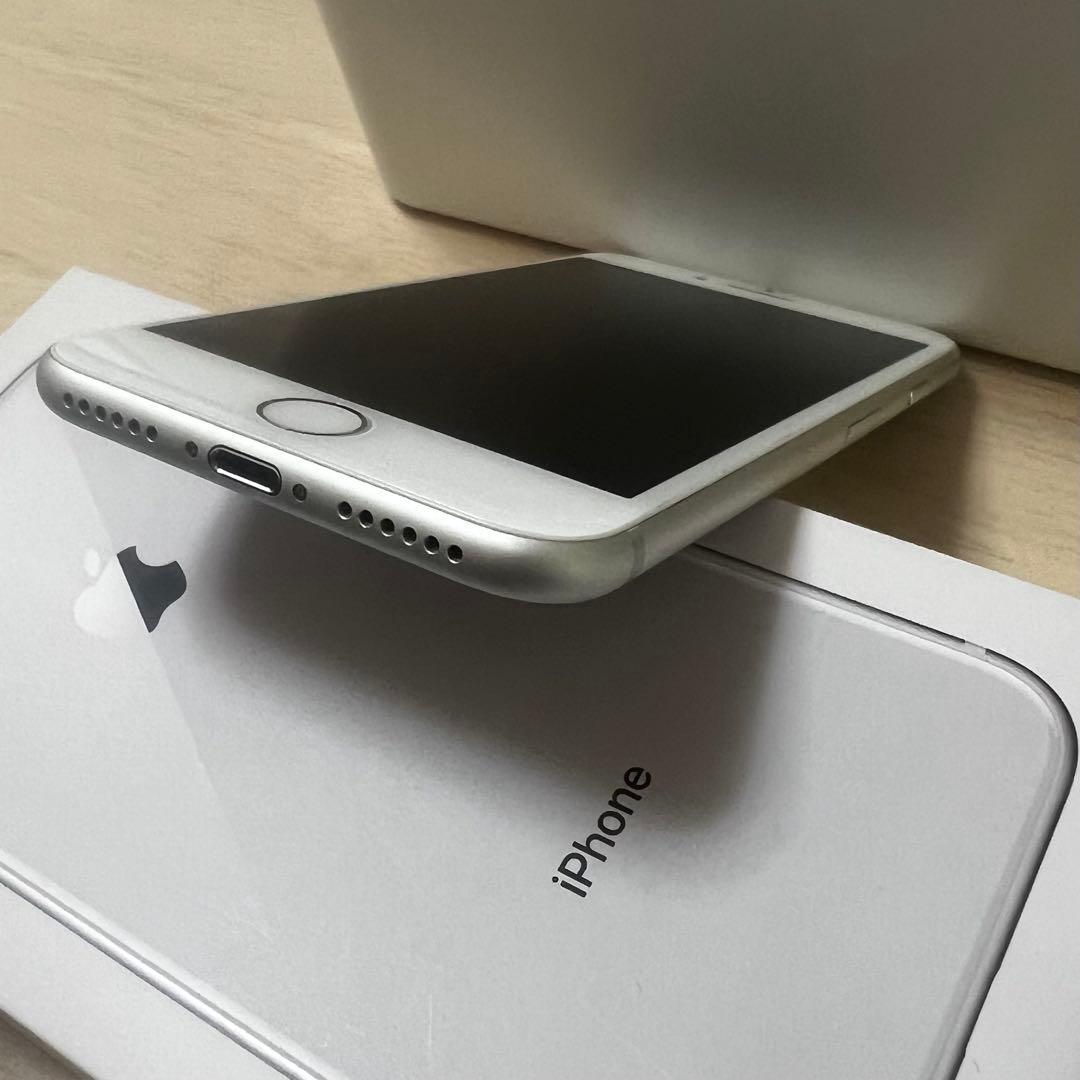 iPhone8 Silver 64GB SIMフリー　初期化済