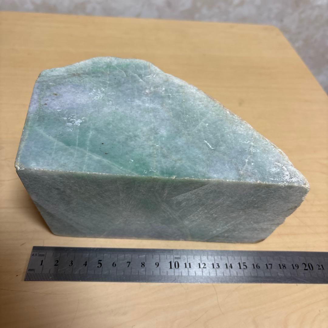 ミャンマー産特大天然本翡翠原石　約3865g4面カット1面磨き 3面荒磨き済み