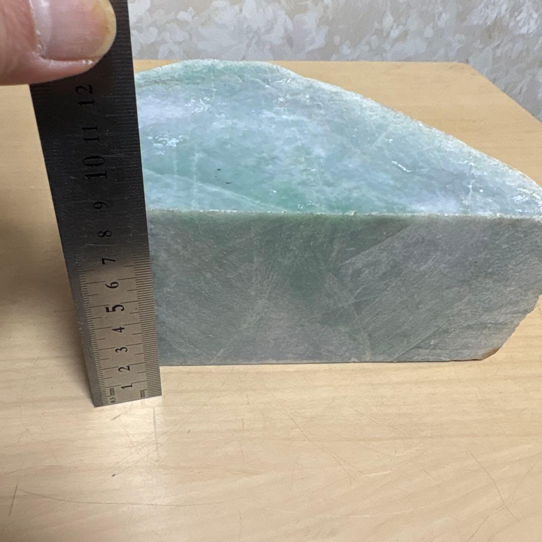 ミャンマー産特大天然本翡翠原石　約3865g4面カット1面磨き 3面荒磨き済み