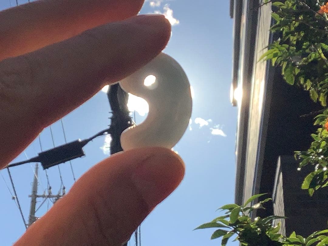 ✳安価卸し値段　幸運引き寄せる糸魚川翡翠勾玉　本物を１個お持ちください　鑑別書付