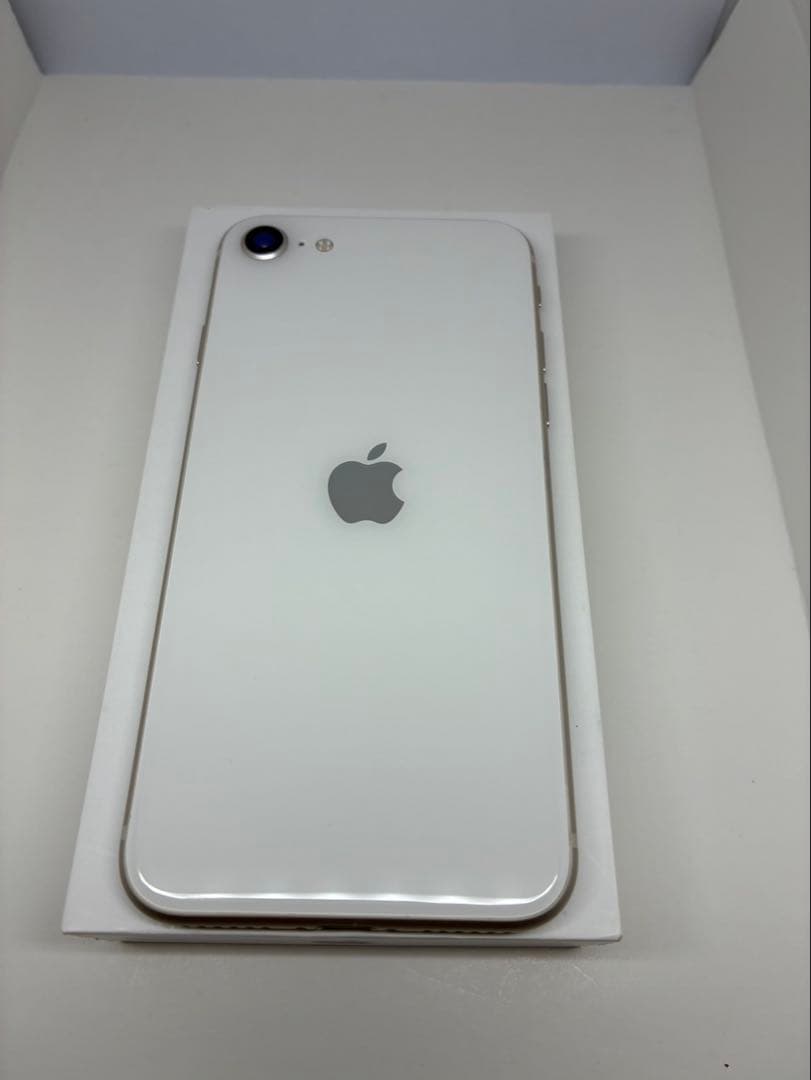 【美品】　iPhoneSE3 64G スターライトSIMフリー　新品バッテリー