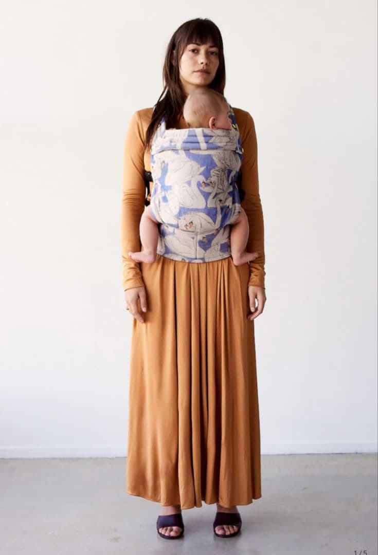 新品未使用　アーティポッペ artipoppe 抱っこ紐 白鳥