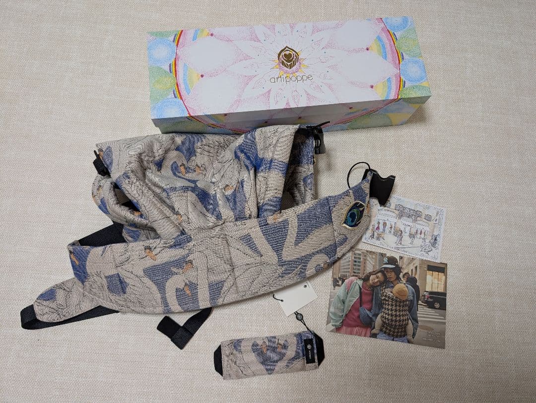 新品未使用　アーティポッペ artipoppe 抱っこ紐 白鳥