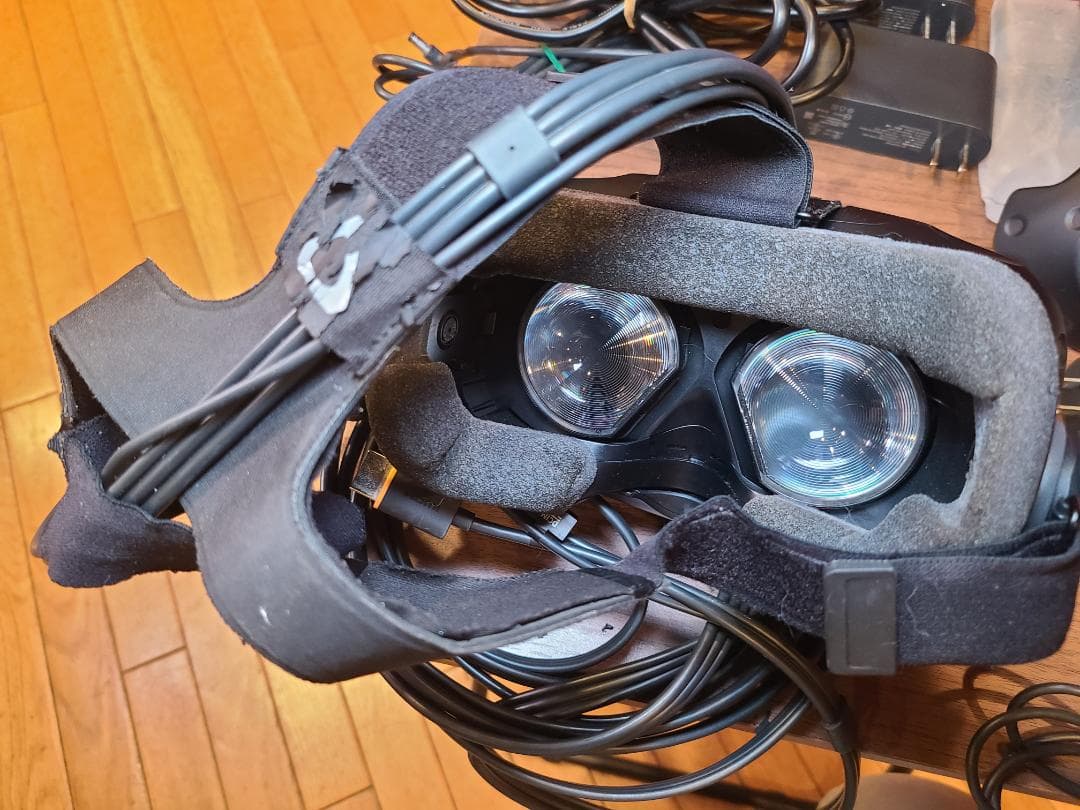 HTC Vive本体＆Viveトラッカー 5個セット VRフルトラッキング