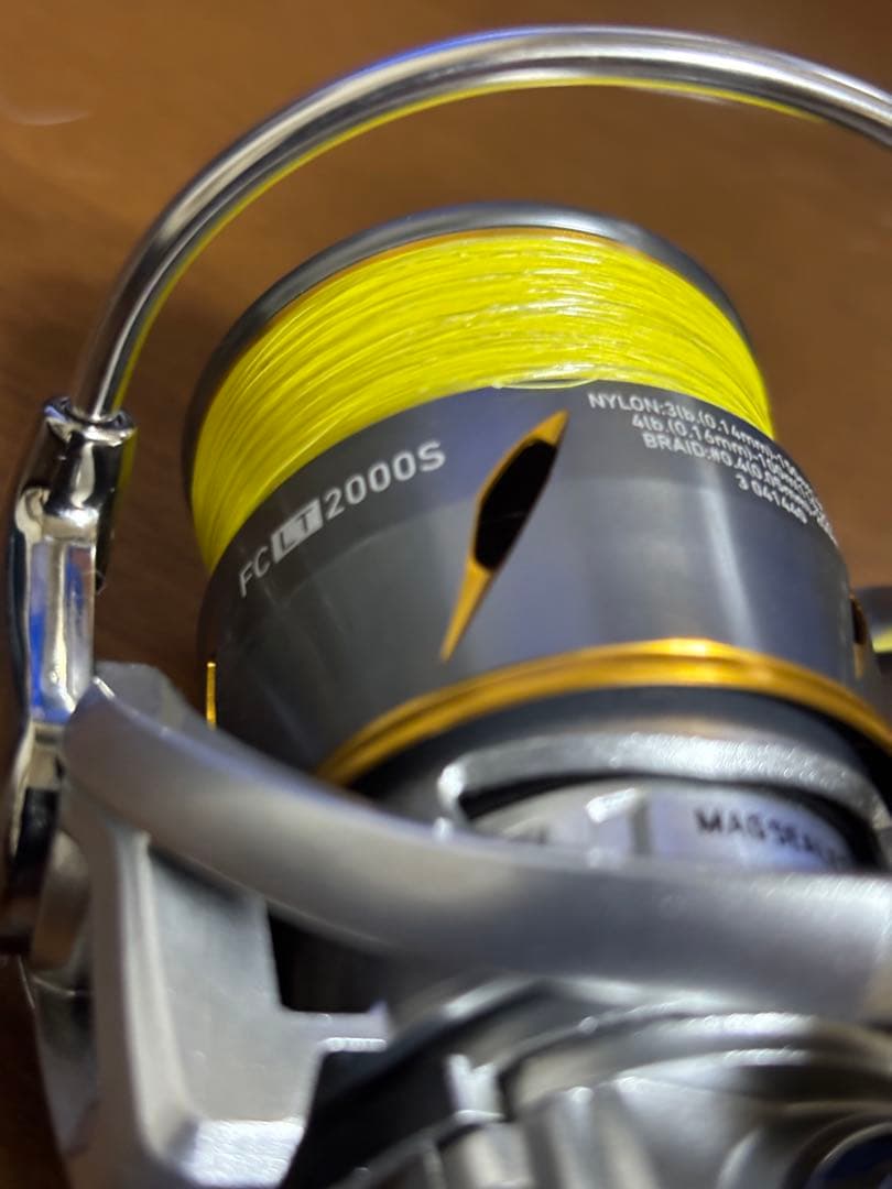 美品　ダイワ　21 フリームス FC LT 2000S リールスタンド付き