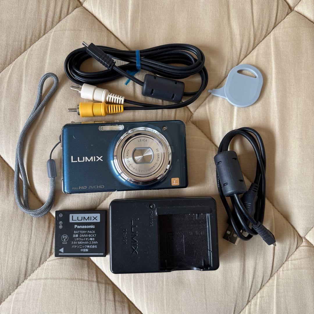 デジカメ　Panasonic DMC-FX77 ブルー
