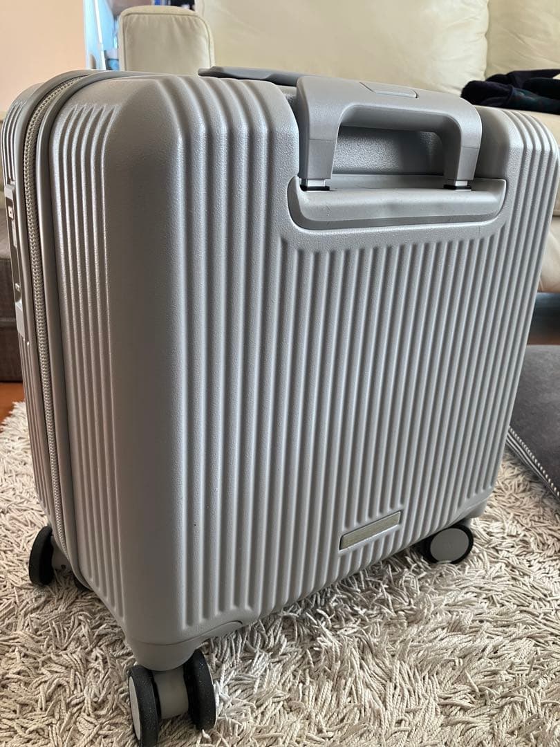 【新品未使用】イノベーター スーツケース innovator INV20 33L