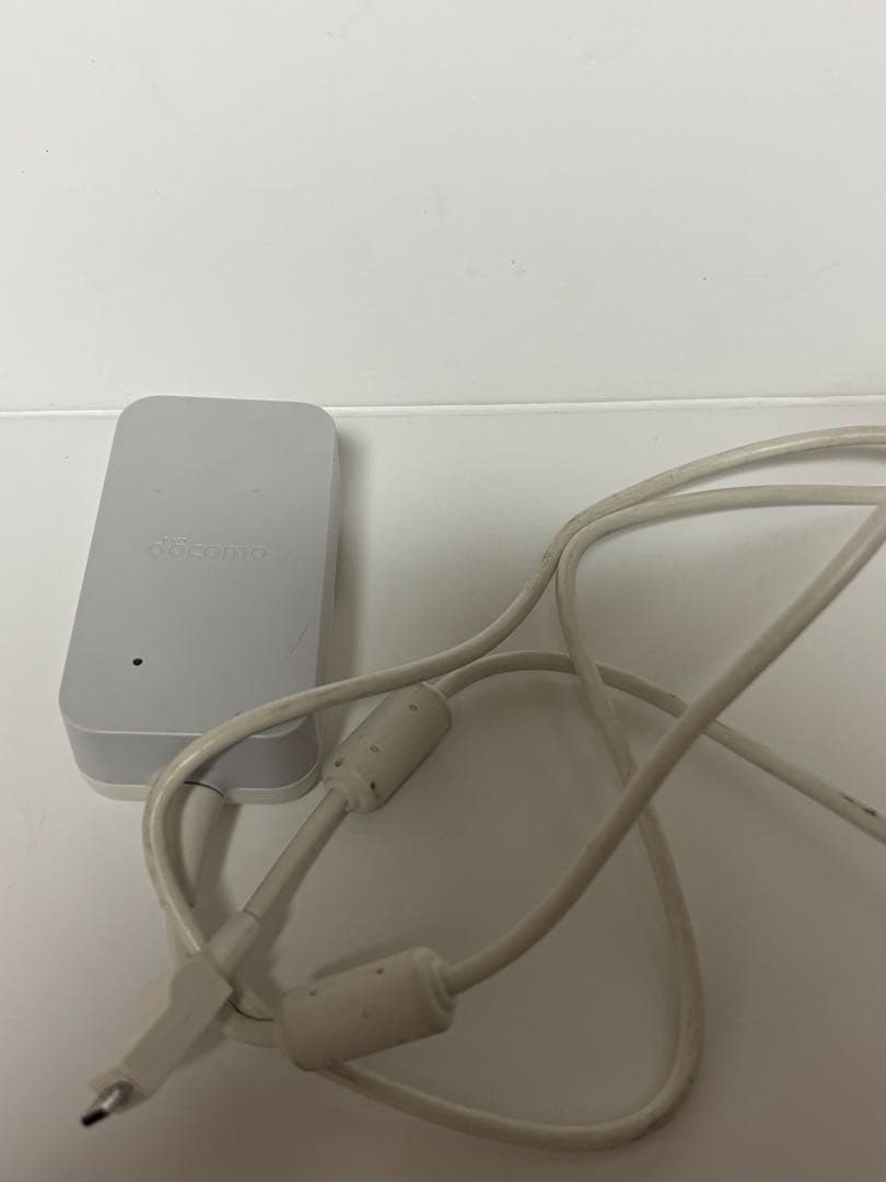 『充電器付き』arrows　ブラック SIMフリー　F-03L ワンセグ　4G