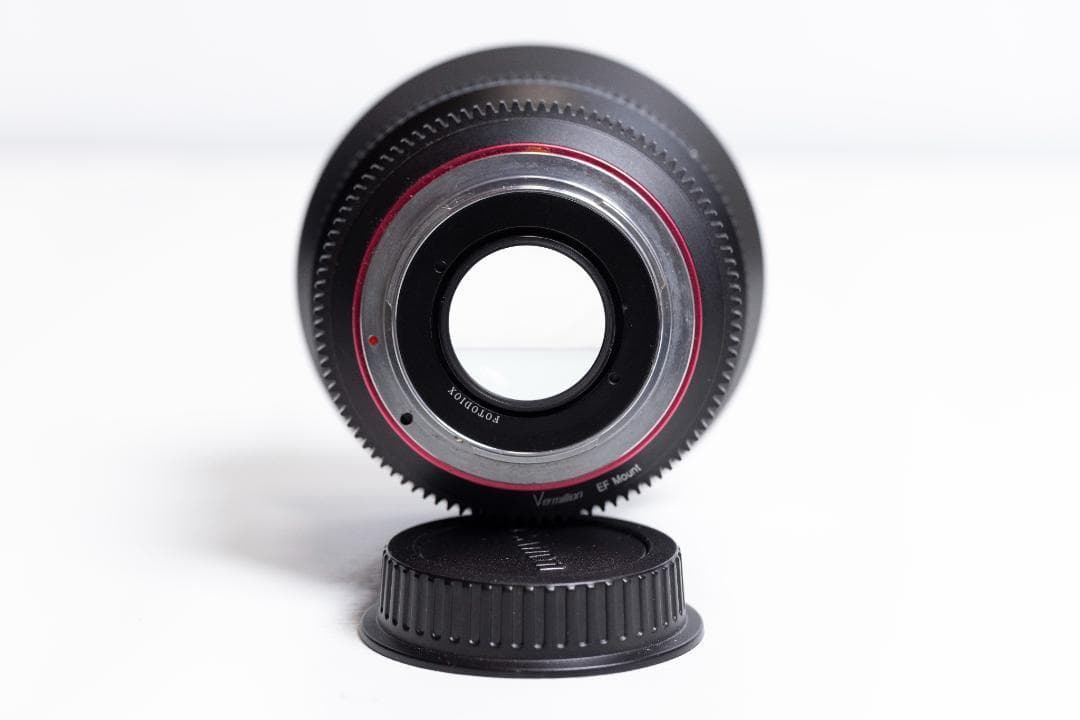 シネレンズ　EFマウント 50mm T1.6