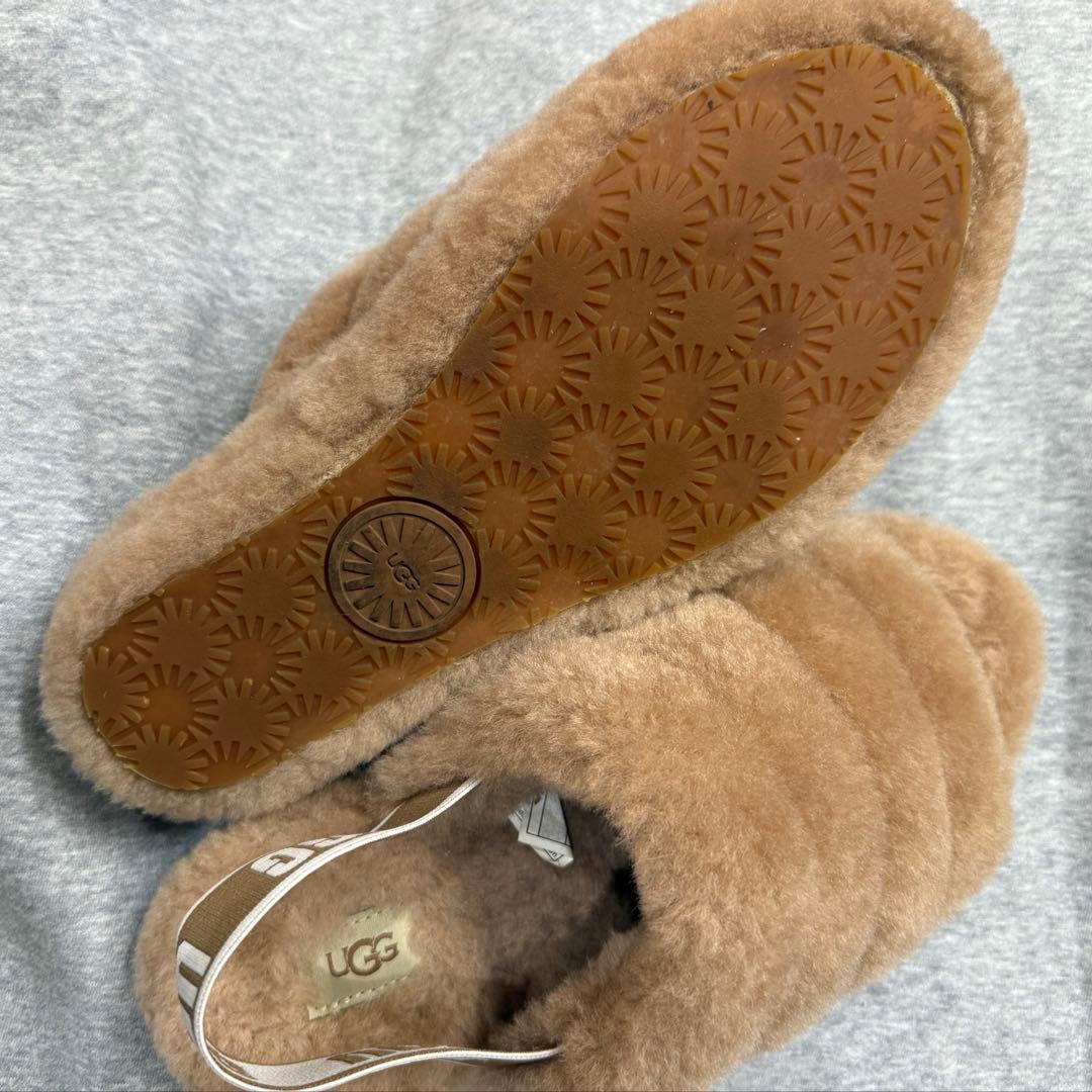 ★myk★UGG ファーサンダル　25cm（通常24.5-25）