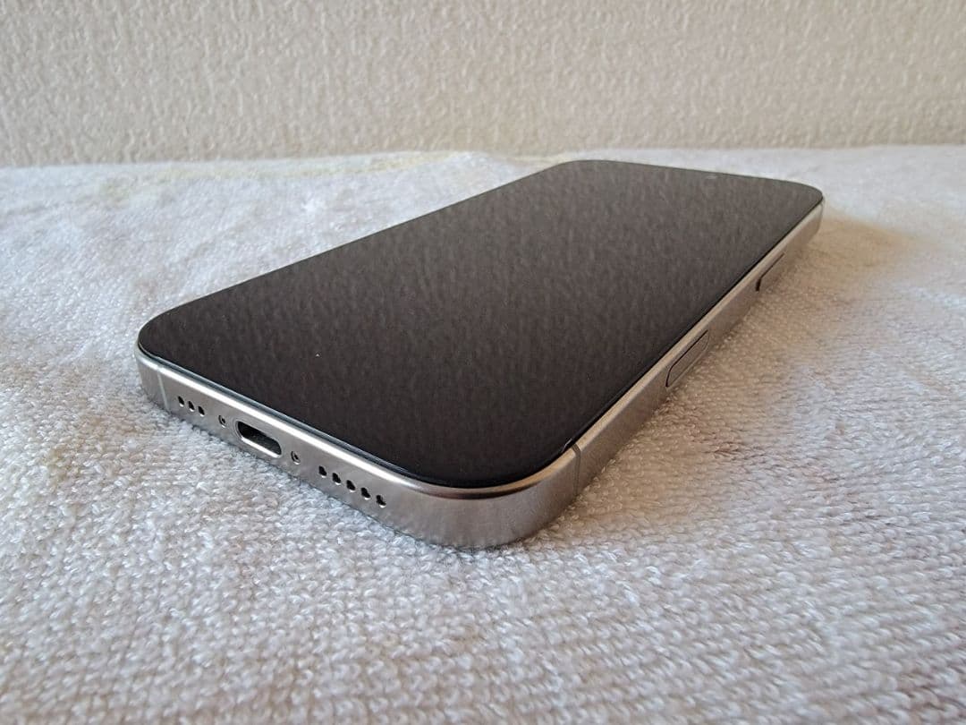 【極美品】iPhone 16 Pro 128GB 国内版 / バッテリー100%