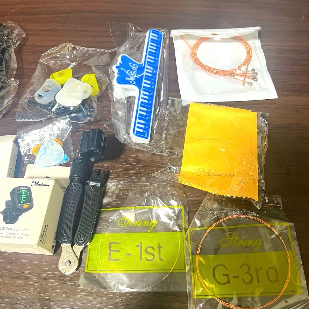【初心者セット】mademuアコースティックギター　アコギ　ケースその他部品あり