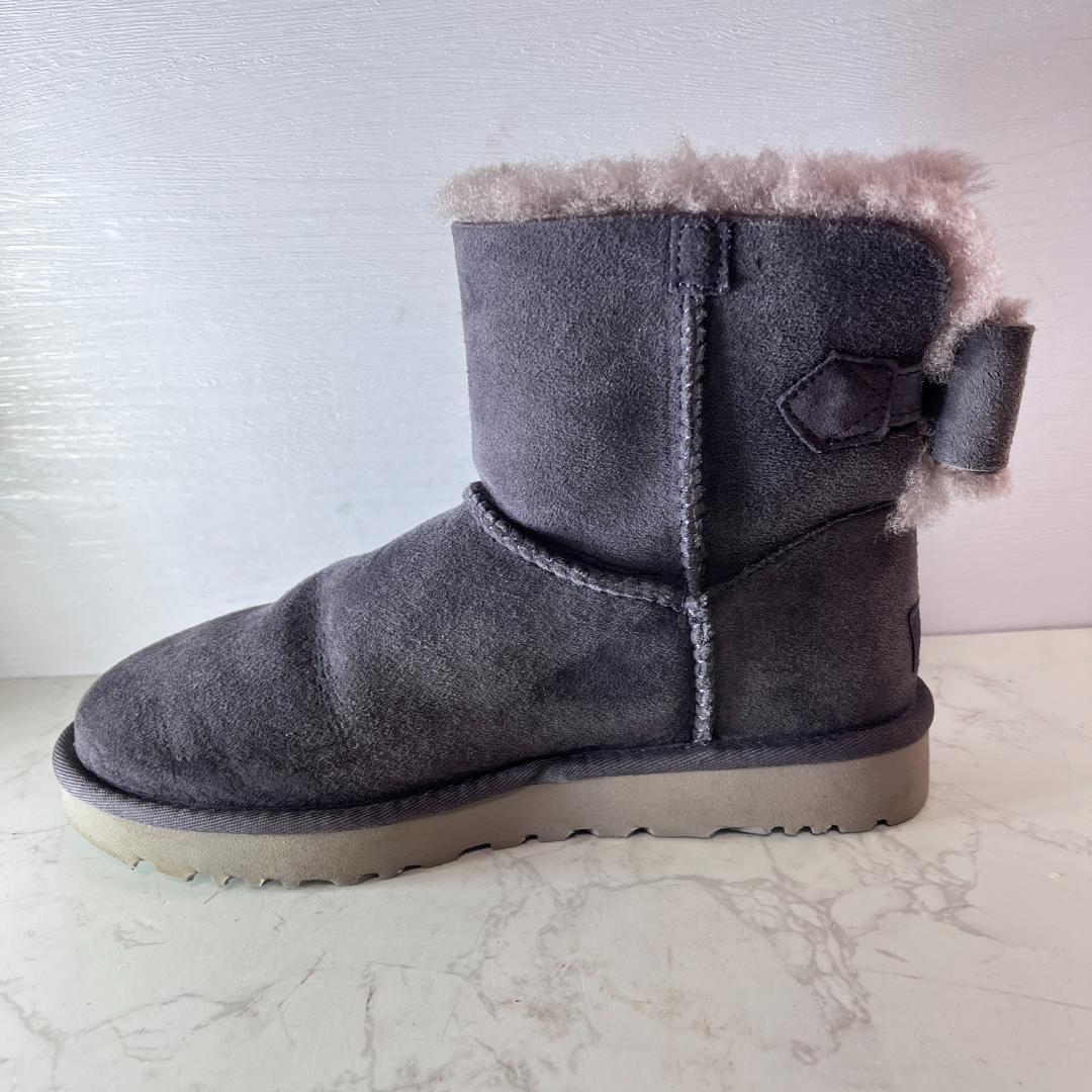 専用入手困難 未使用級 UGG ベイリーボウ風 ムートンブーツ パープル 24c
