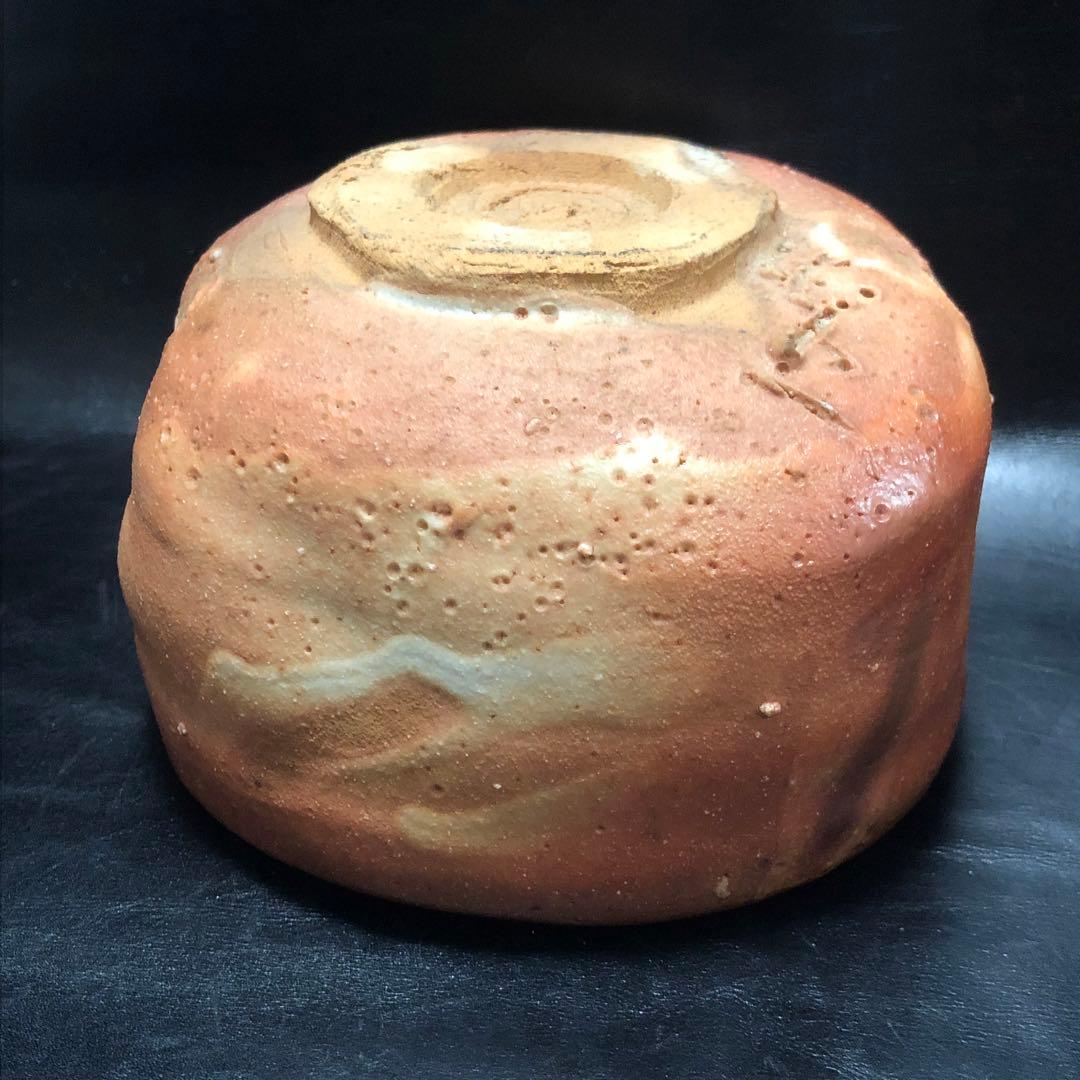 究極の美◼️蔵から複雑に隆起したかなり雰囲気の良い抹茶茶碗が出て来ました。古美術