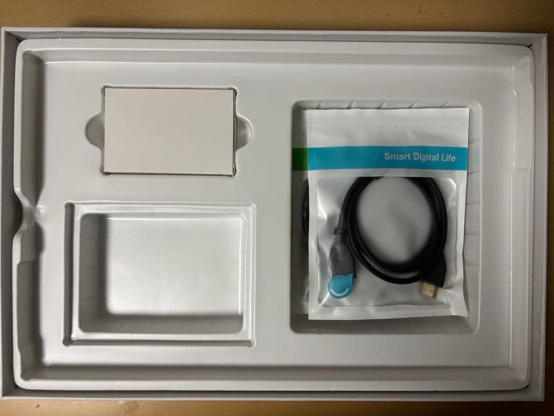 【美品】EVICIV ポータブルモニター ホワイト15.6インチ