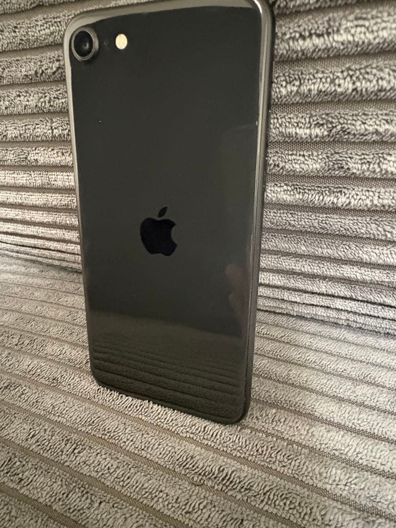 iPhone SE 第2世代(2020) 128GB 77% SIMフリー