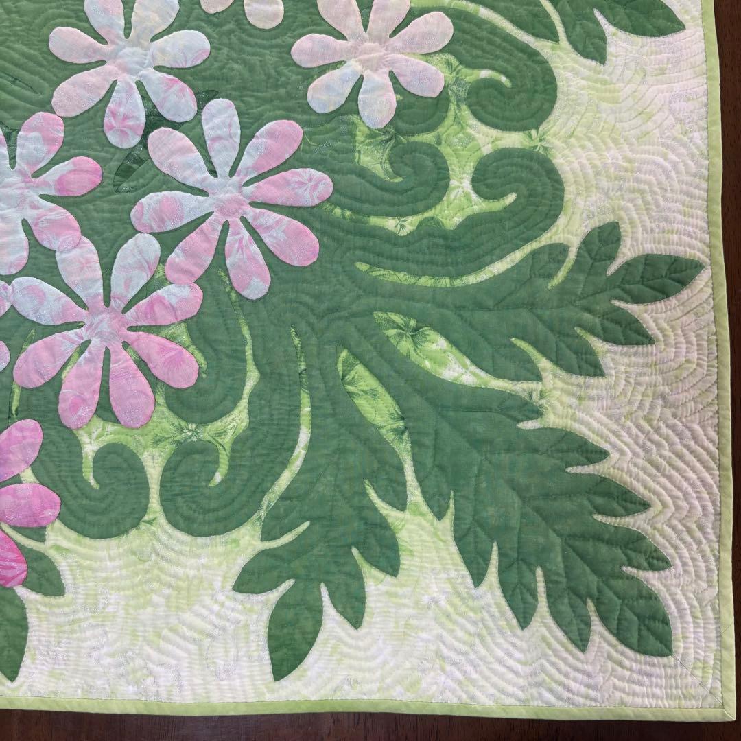 完成品　ハワイアンキルト　ティアレ　タペストリー 約81cm 送料込み 匿名配送