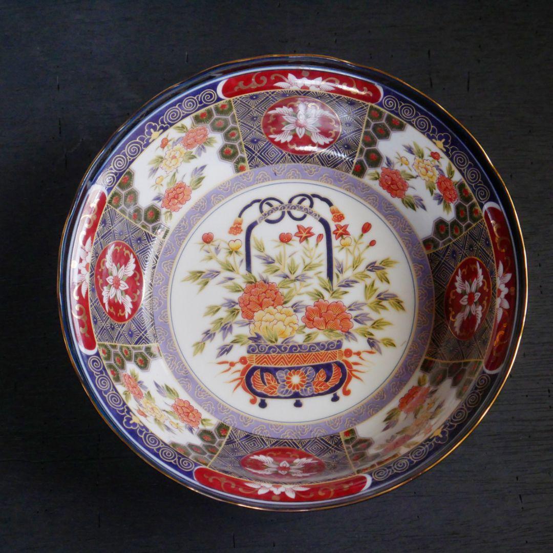 花柄装飾の金襴磁器鉢