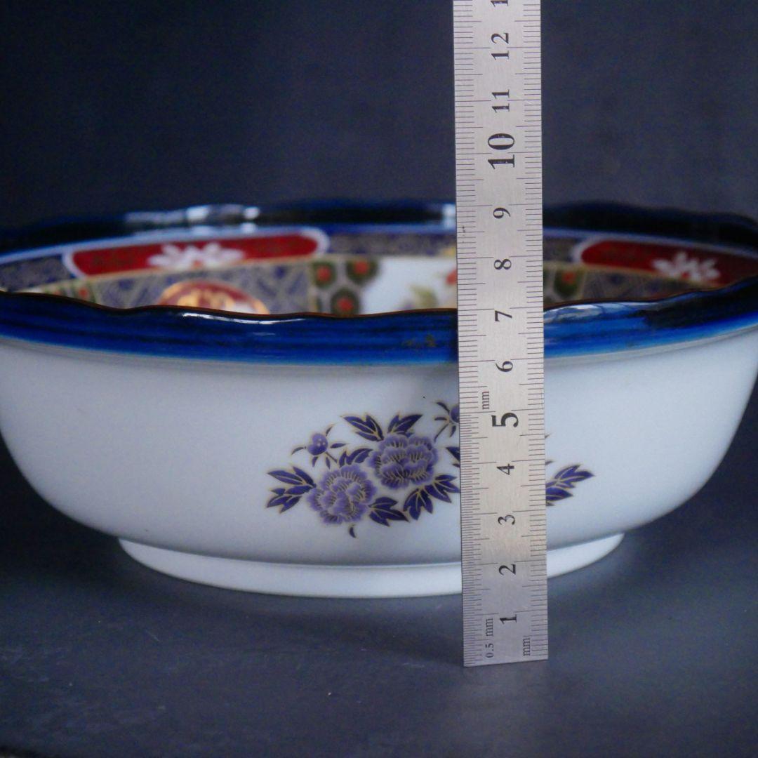 花柄装飾の金襴磁器鉢