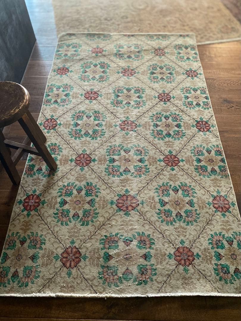 フラワータイル風　ヴィンテージラグ　トルコラグ