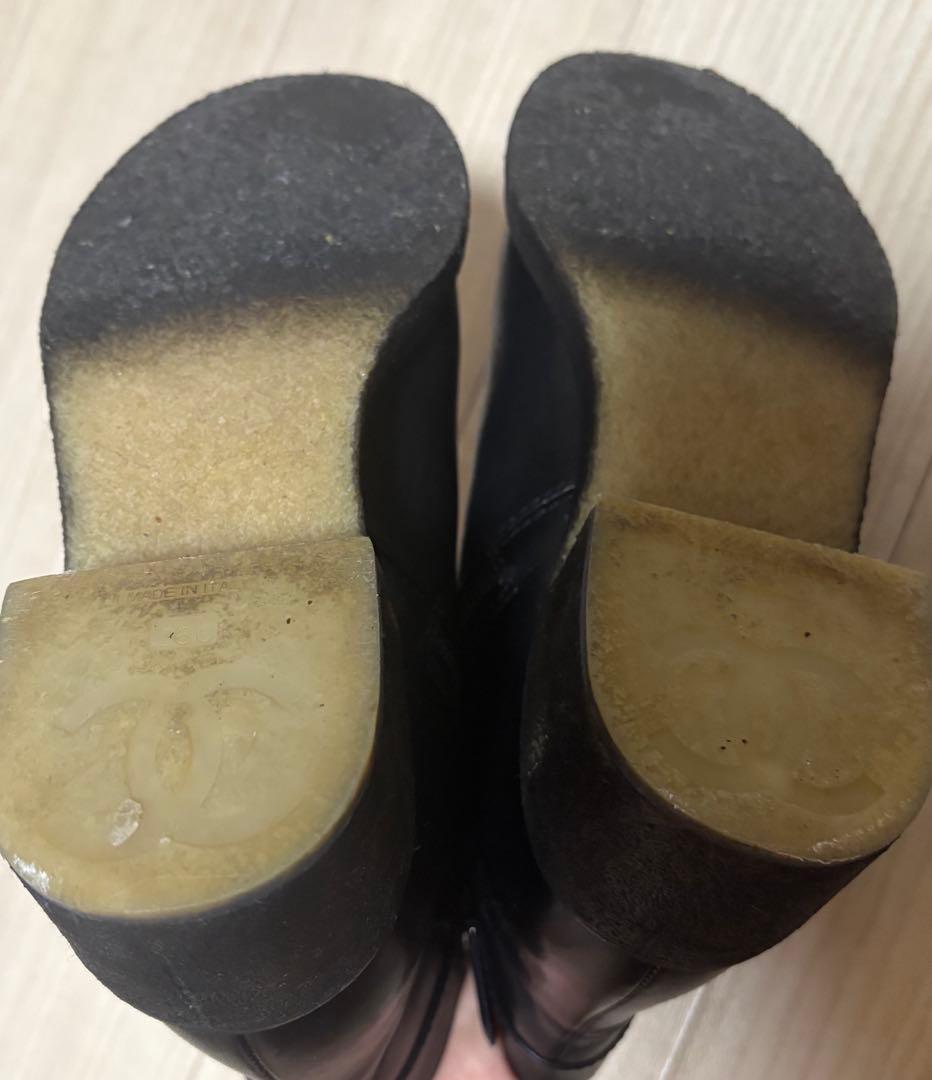 CHANEL 黒 レザーブーツ ジッパー付き