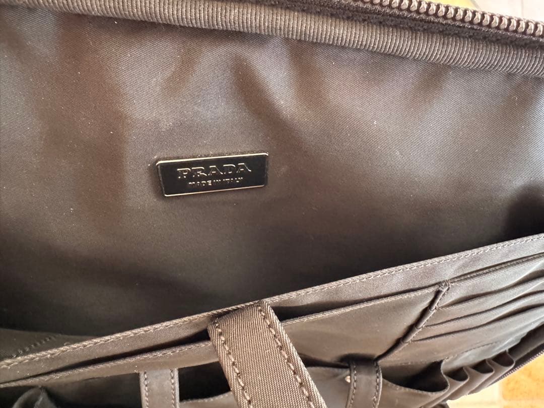 PRADA ブリーフケース V147 S