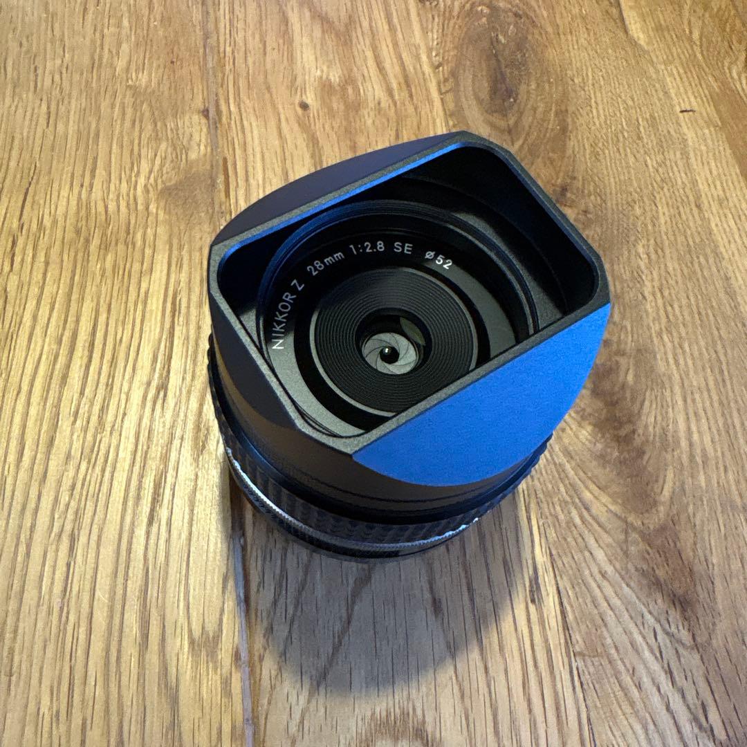 【ほぼ新品】 Nikon 単焦点レンズ　28mm 入手困難なスクエアレンズフード