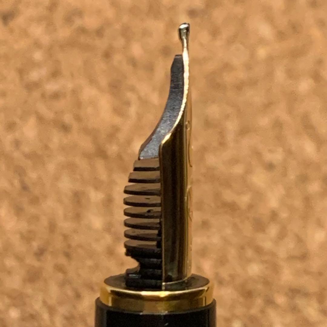 モンブラン　ノブレスオブリージュ　万年筆　黒　14K