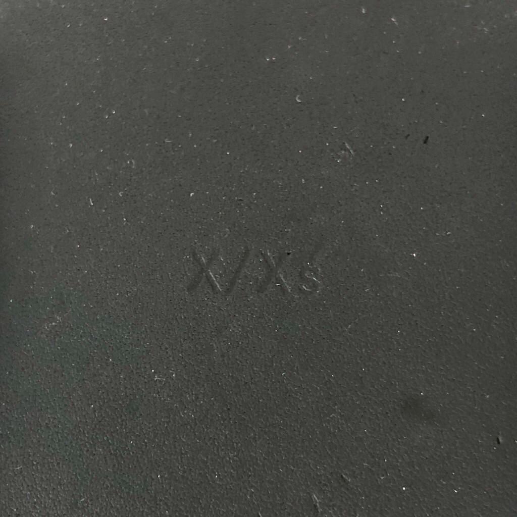 LOUIS VUITTON ルイヴィトン アイトランク モノグラム スマホケース