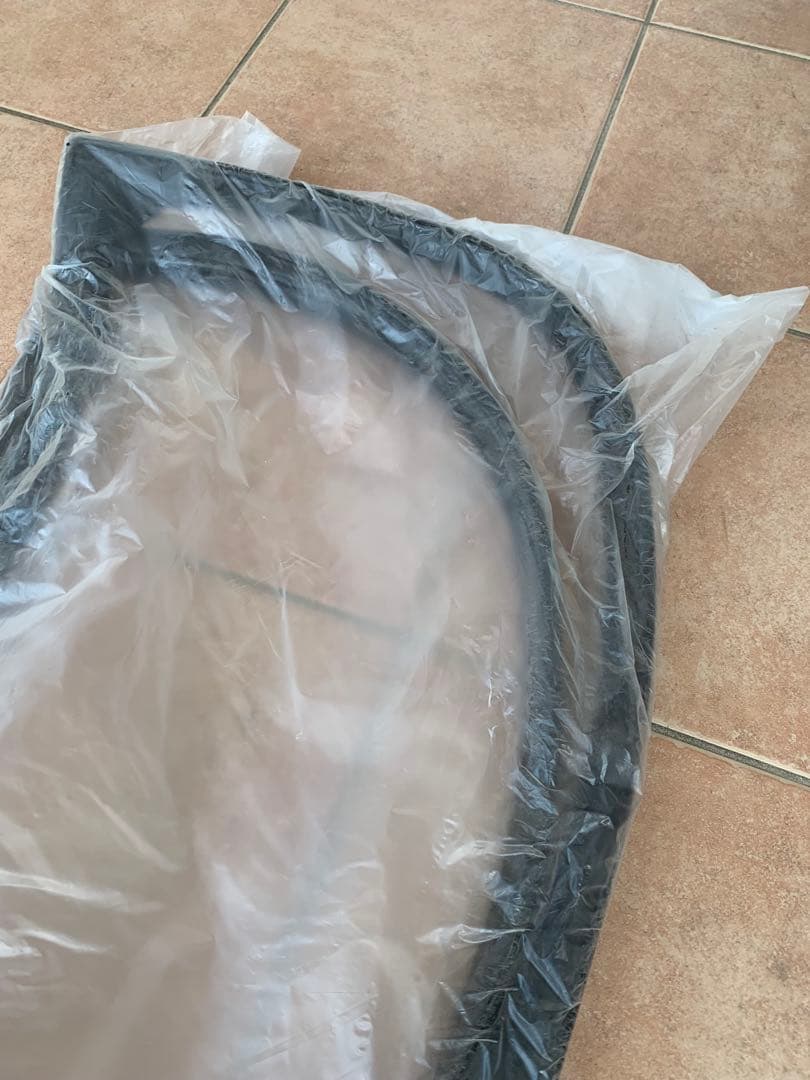 y60サファリ 日産純正品　ウェザーストリップ　ウィンドシールド①