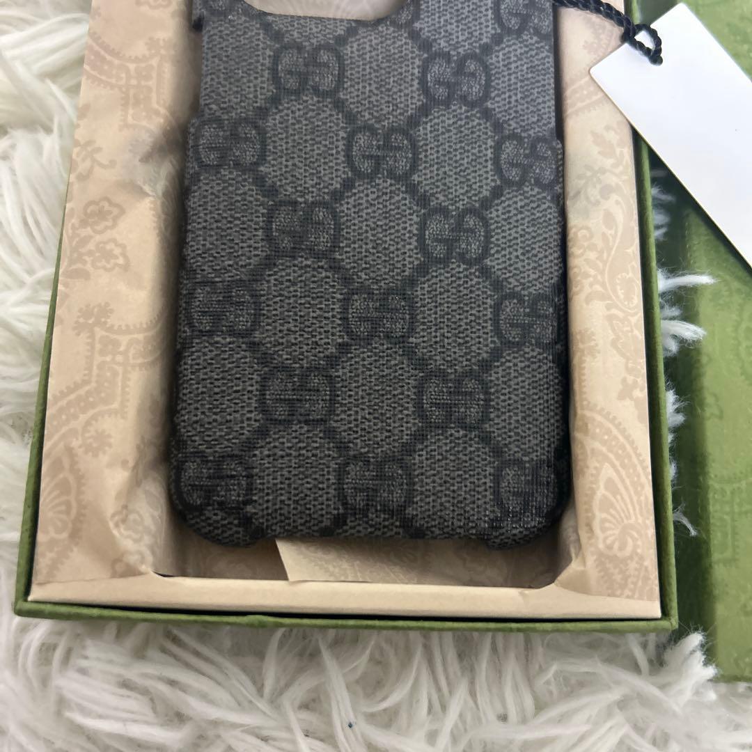 新品 未使用 GUCCI iPhone 15 PRO ケース　gg柄　正規品