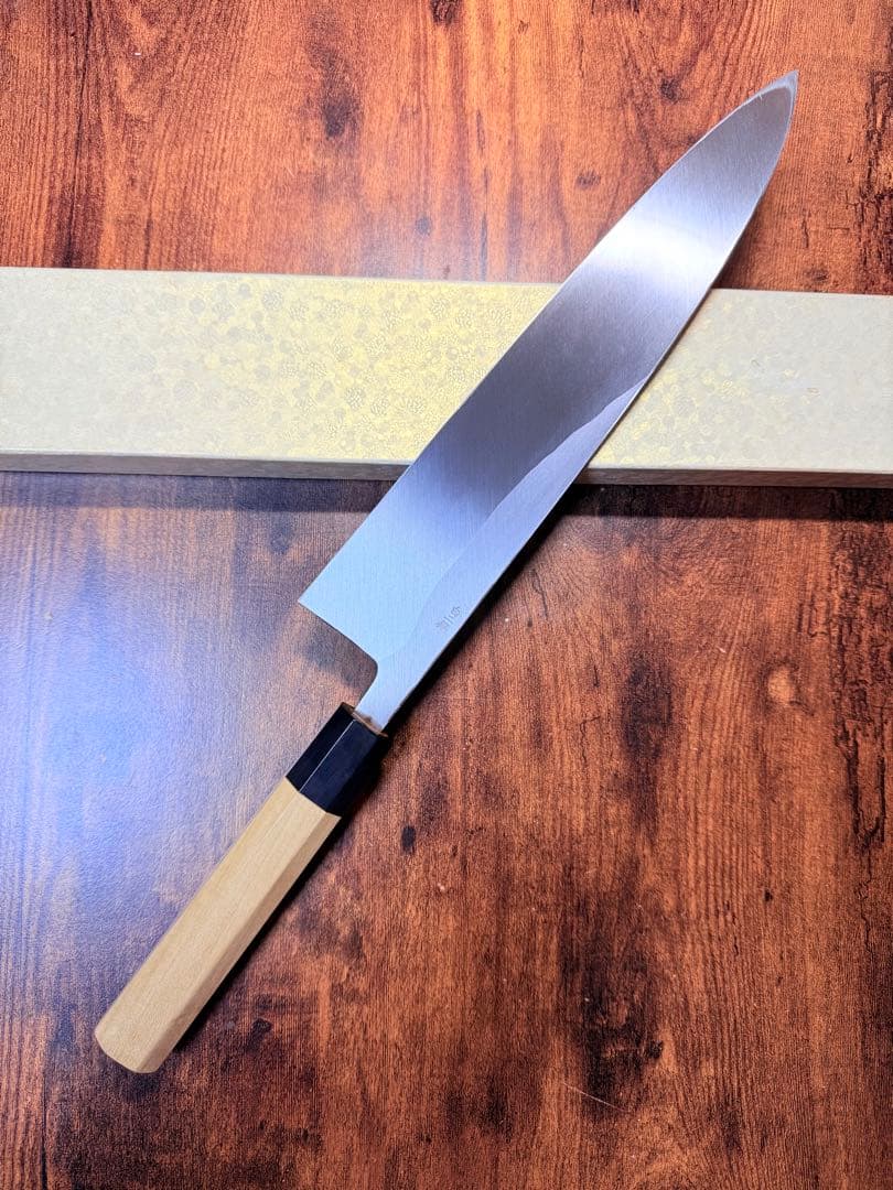 【堺打刃物】身卸 出刃　白ニ鋼　包丁　9寸　水牛八角柄