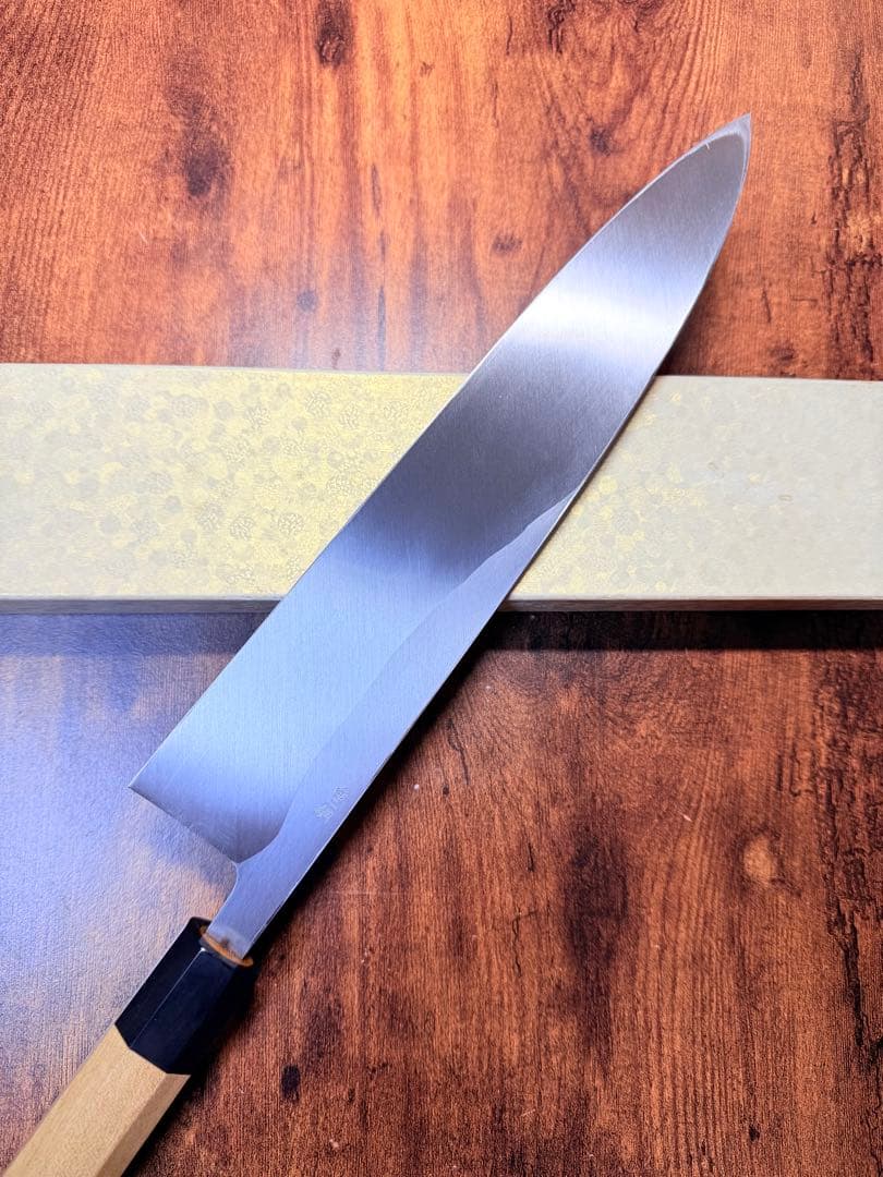 【堺打刃物】身卸 出刃　白ニ鋼　包丁　9寸　水牛八角柄