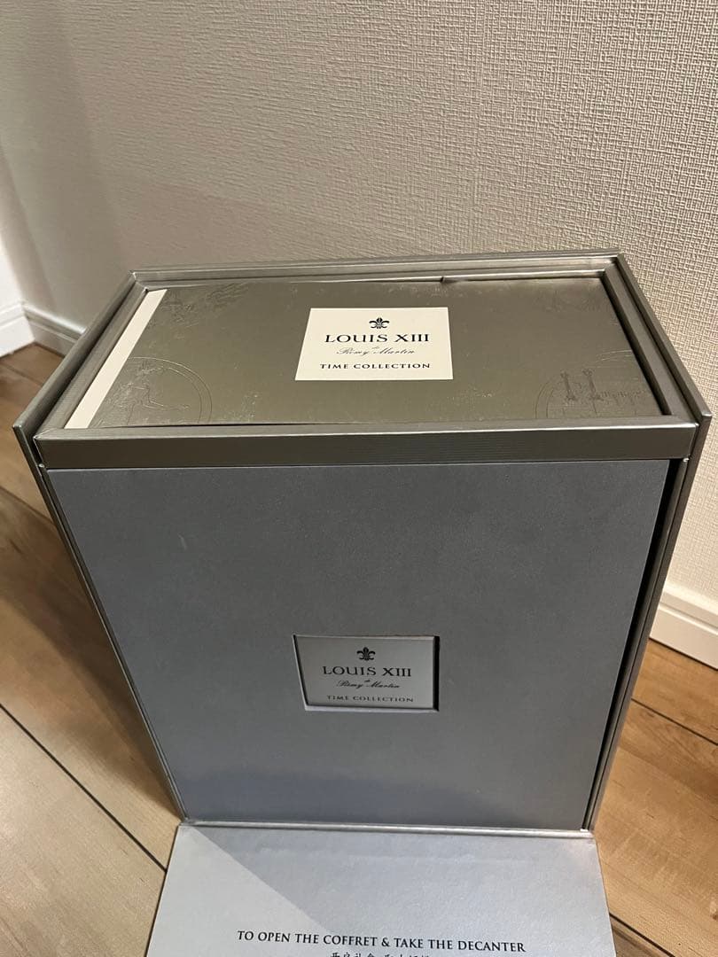 ルイ13世 空瓶 箱 メダル付 City of Lights 1900