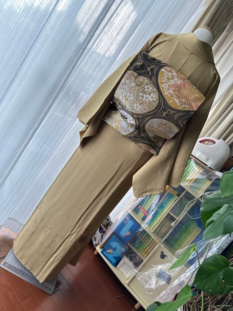 付け下げ訪問着 辛子色 正絹 高級ちりめん素材に汕頭刺繍 単品