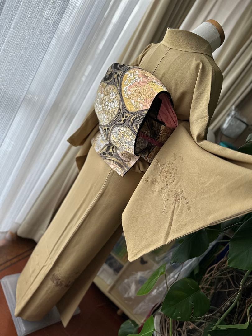 付け下げ訪問着 辛子色 正絹 高級ちりめん素材に汕頭刺繍 単品