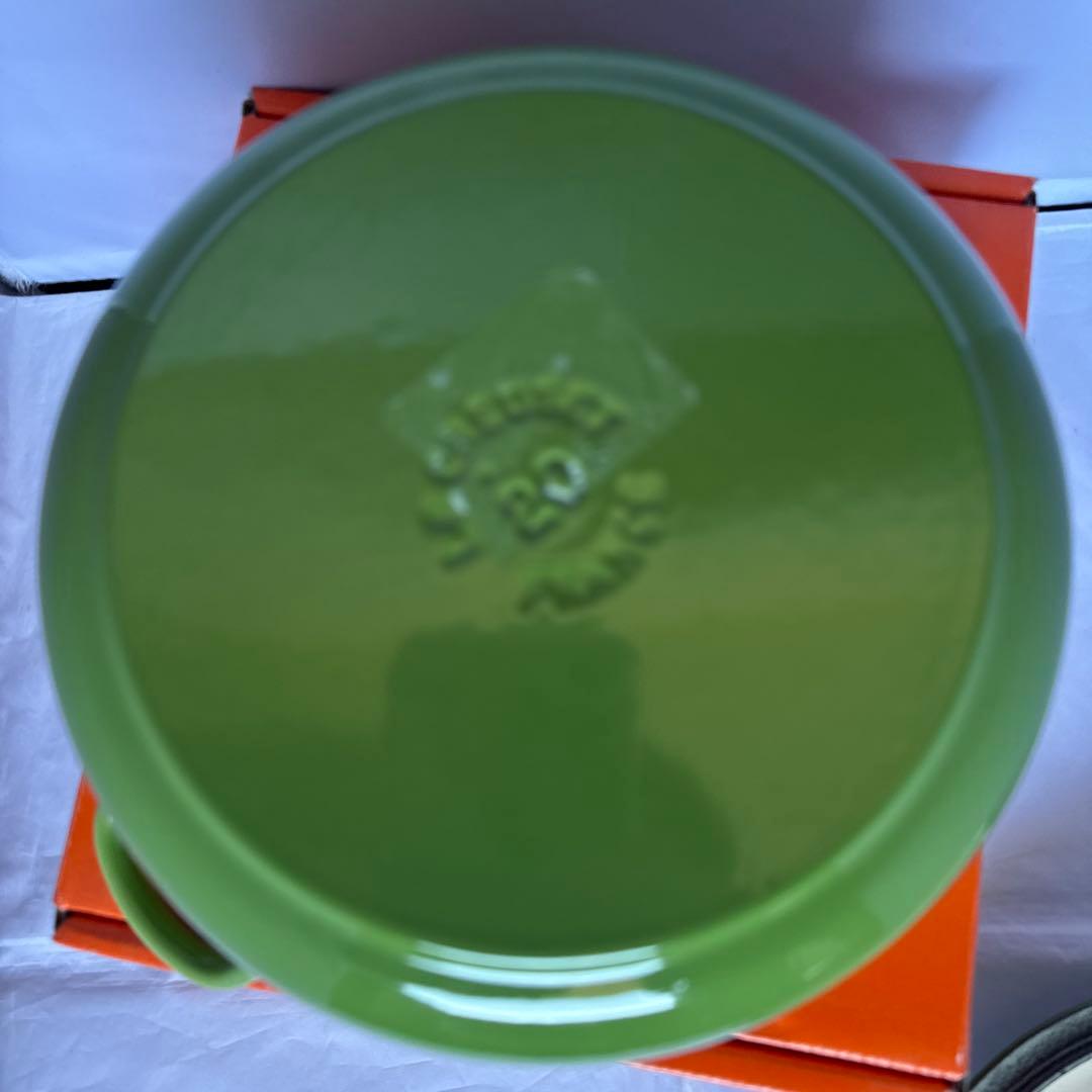 703　ル・クルーゼ 20㎝ 限定カラー PALM LE CREUSET