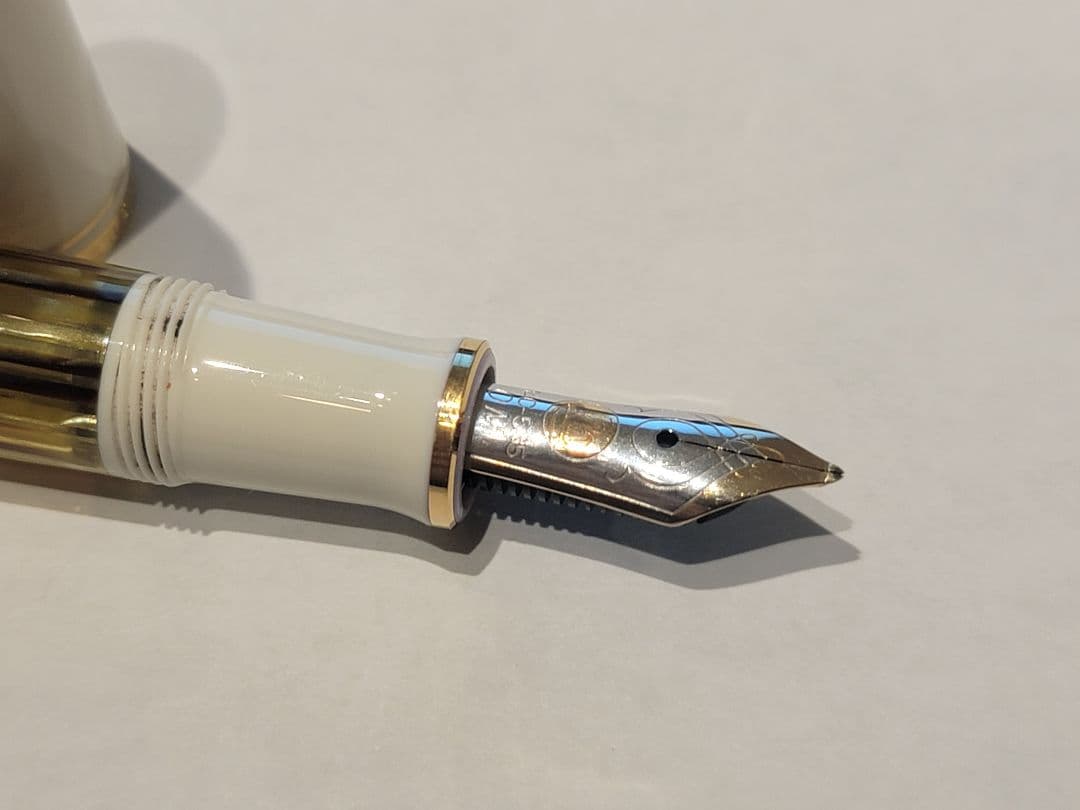 筆記具 PELIKAN Souveran M400 White Turtoise OM